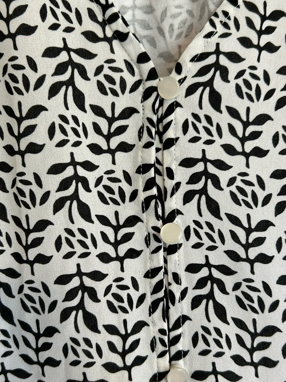 LOFT size XS Floral Puff Sleeve Mixed Media vneck blouse top button front